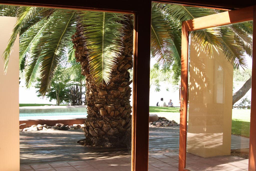Riverbank Lodge Апингтон Экстерьер фото