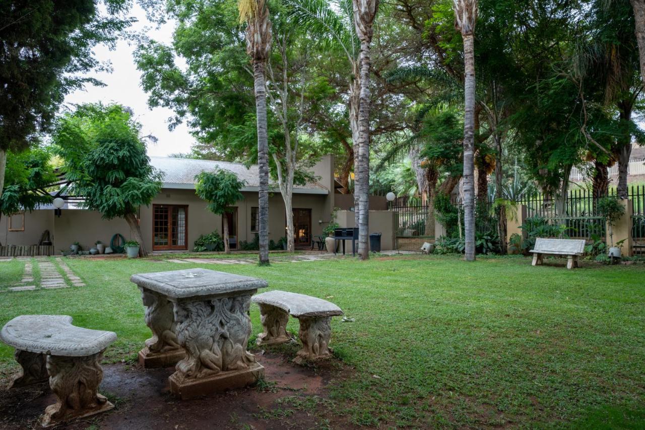 Riverbank Lodge Апингтон Экстерьер фото