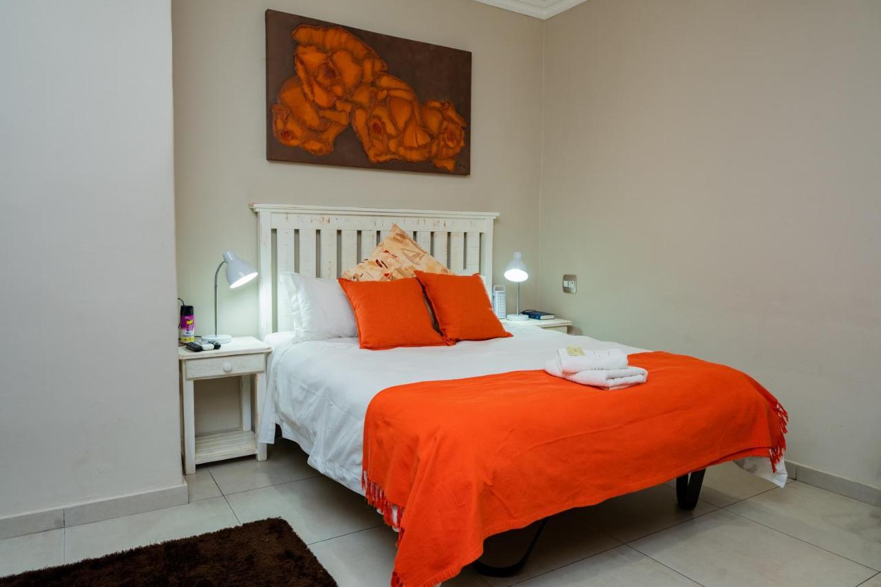 Riverbank Lodge Апингтон Экстерьер фото