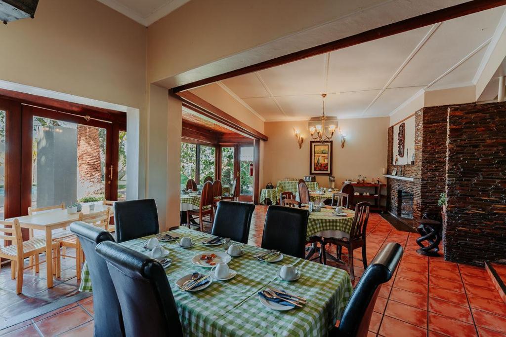 Riverbank Lodge Апингтон Экстерьер фото