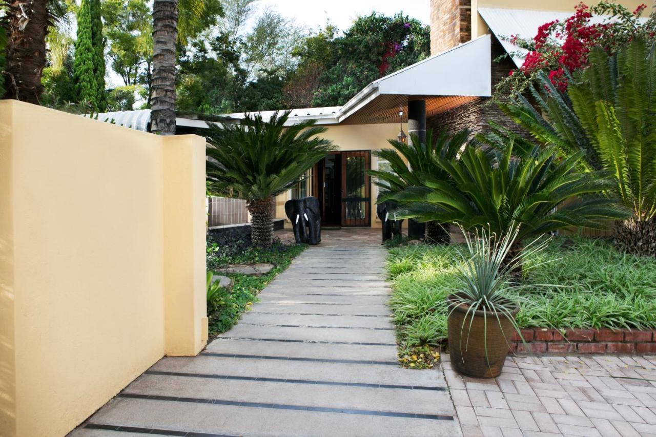 Riverbank Lodge Апингтон Экстерьер фото